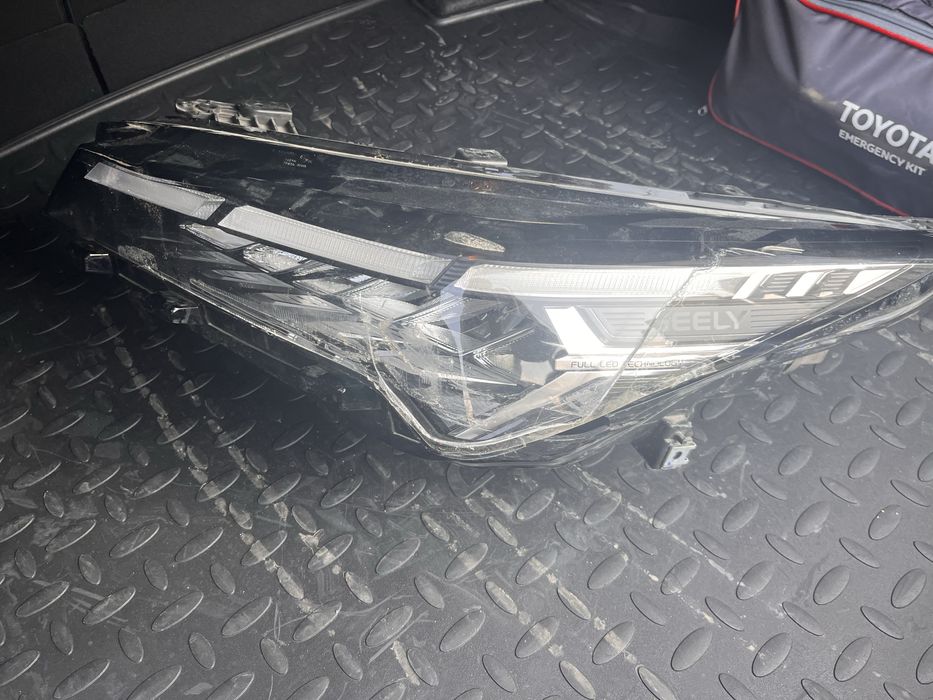 Продам фару на Geely Coolray, оригинал левую