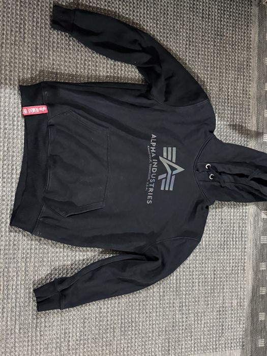 Свичер на alpha industries в идеално състояние