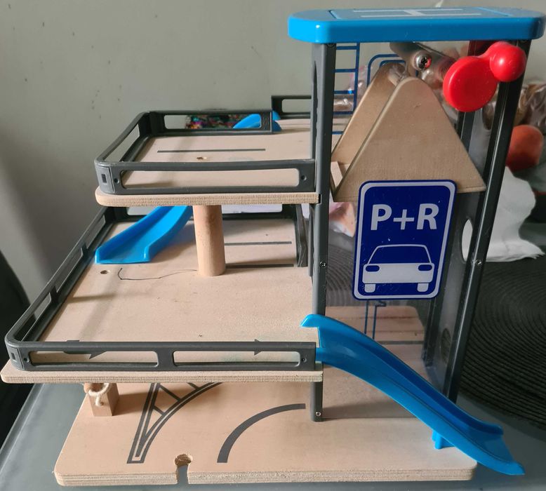 Parcare Lidl in stare buna