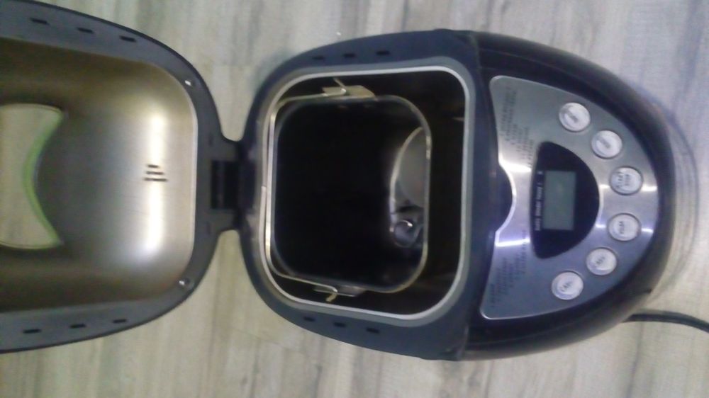 Продам  электрическую Хлебопечку