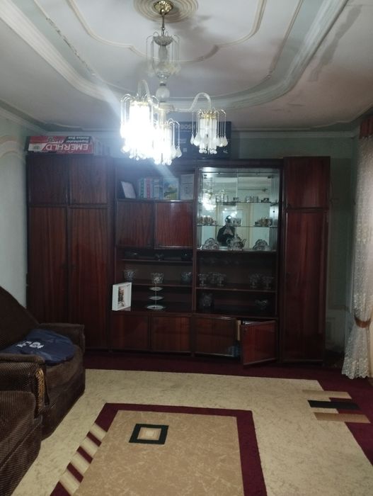 Стенка с зеркалом