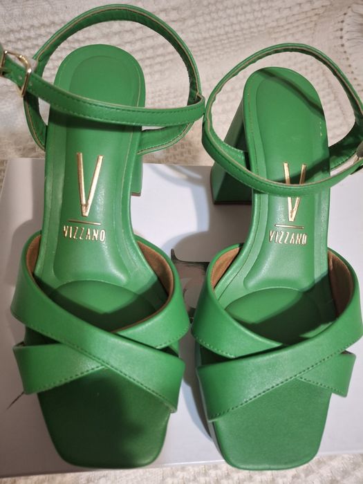 Нови сандали 35 размер