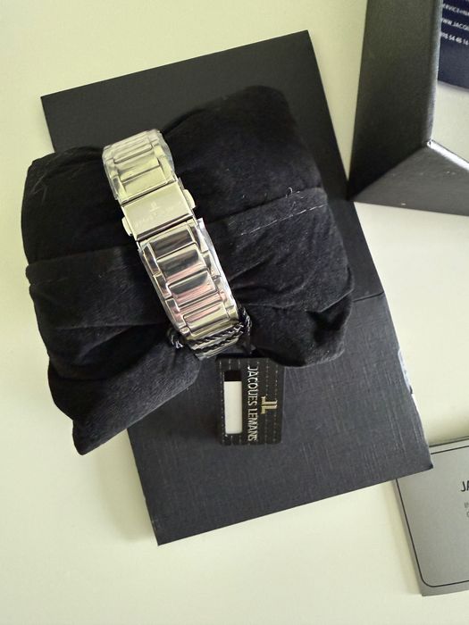 Jacques Lemans дамски нов часовник