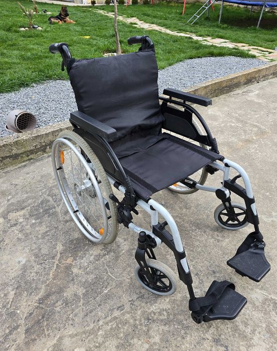 Рингова Инвалидна количка BREEZY Basix