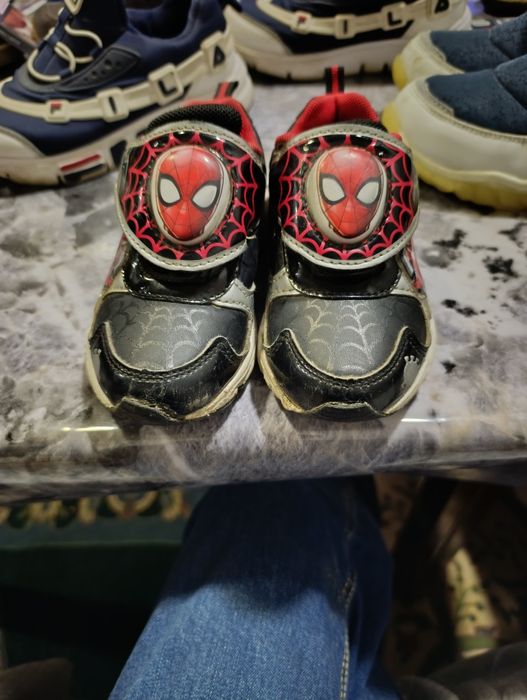 Детская обувь в хорошем состоянии привезённая из Кореи