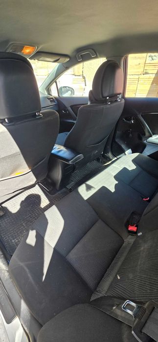 Toyota avensis 1.6 132hp 2013