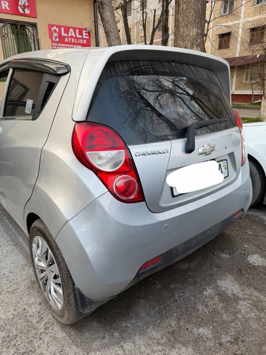 Продается машина SPARK 2012 года