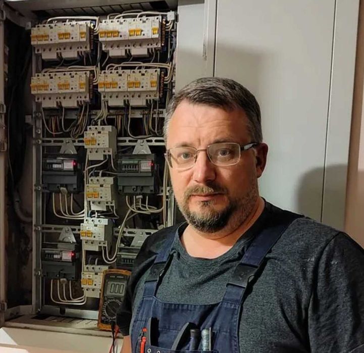 Частный электрик: замена проводки, установка люстры и подключение!