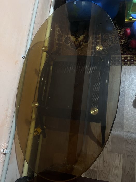 Продам стеклянный столик