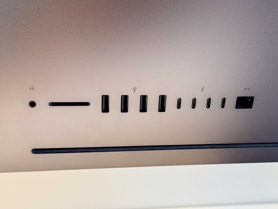 Моноблок Apple iMac Pro 27 5K 2017 1 TB SSD + 32 GB RAM