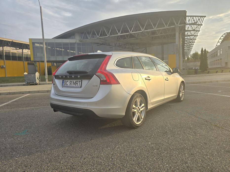 Volvo v60 d4 163 HP