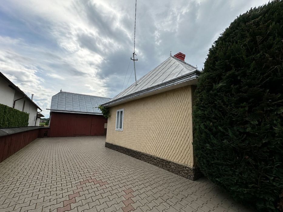 Casă gospodărească de vânzare în Frătăuții Vechi