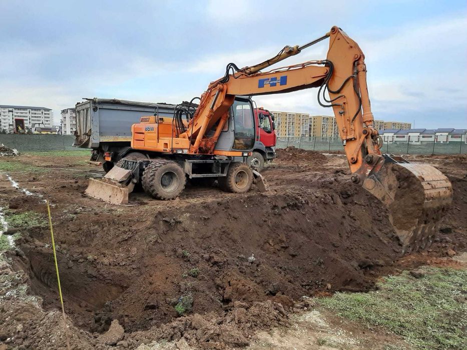 Defrisari terenuri de vegetatie salbatica, nivelari terenuri