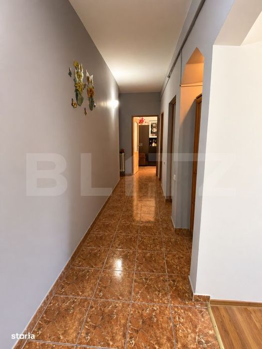Apartament 4 camere, decomandat, etaj intermediar, Baciu