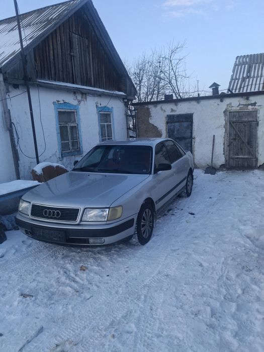 Ауди 100 в хорошем состоянии