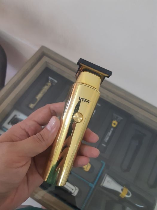 VGR V - 947 trimmeri. Soqol kaltalash va olish uchun trimmer