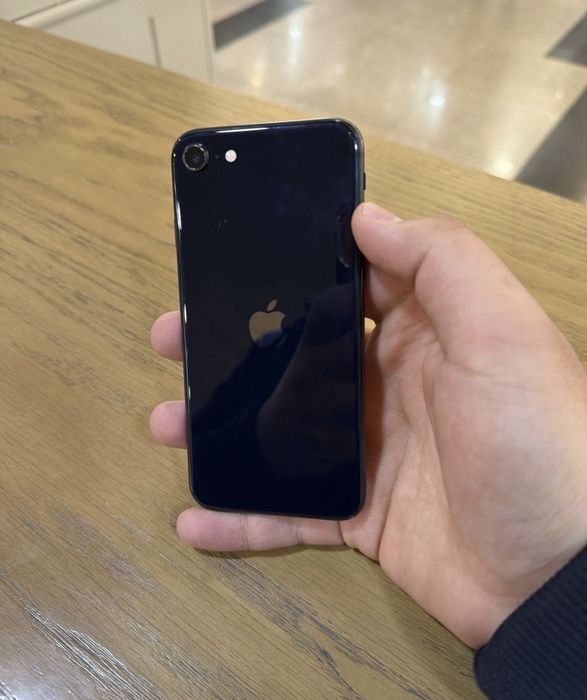 Айфон се 2020 в идеале