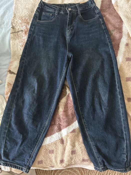 Продам джинсы на рост 149