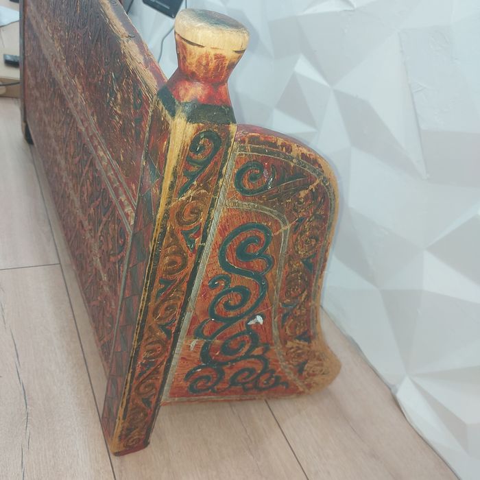 Басқұр ұлттық қолөнер лер сатылады