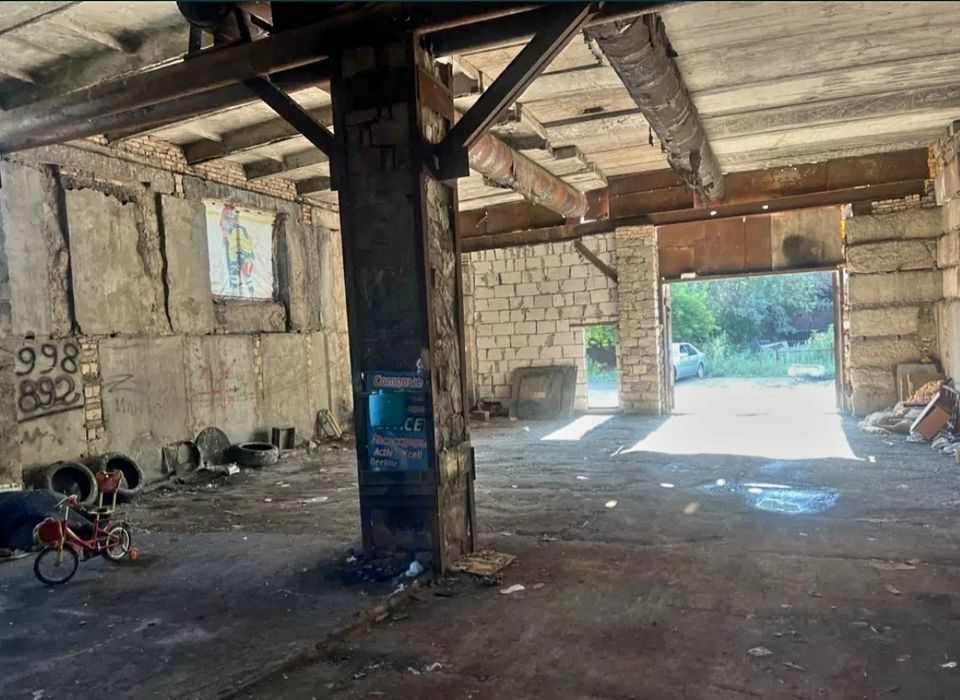 Продаю большой бокс на две машины.