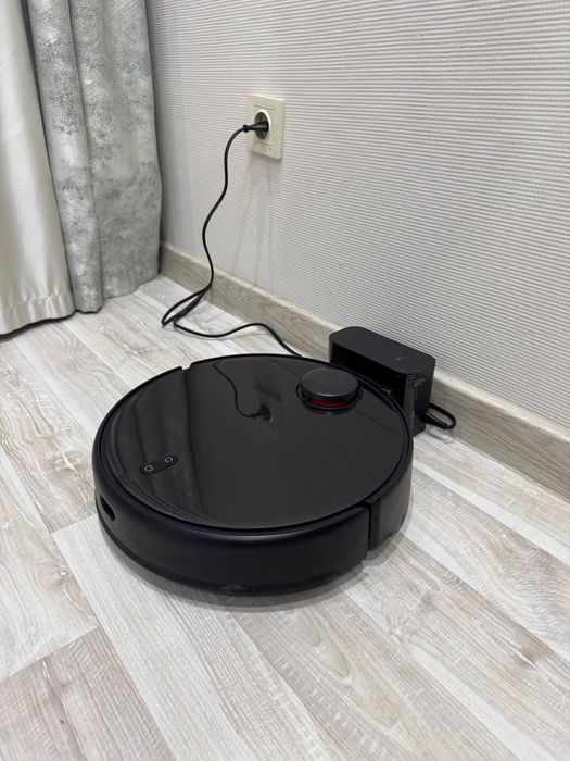 Роботы пылесосы от бренда MI.