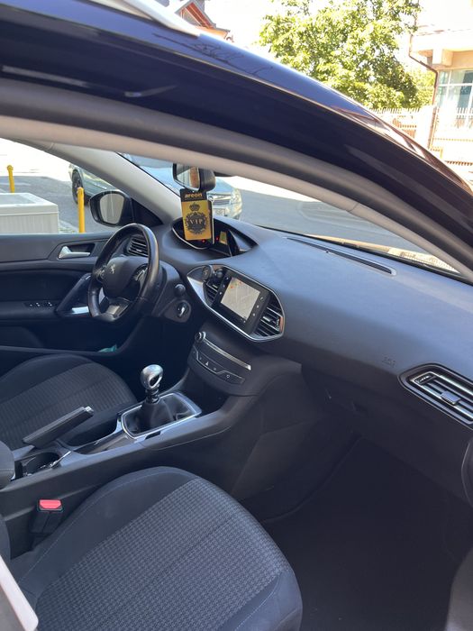 Peugeot 308 din 2020 motor 1.2 benzina euro 6 km 180000