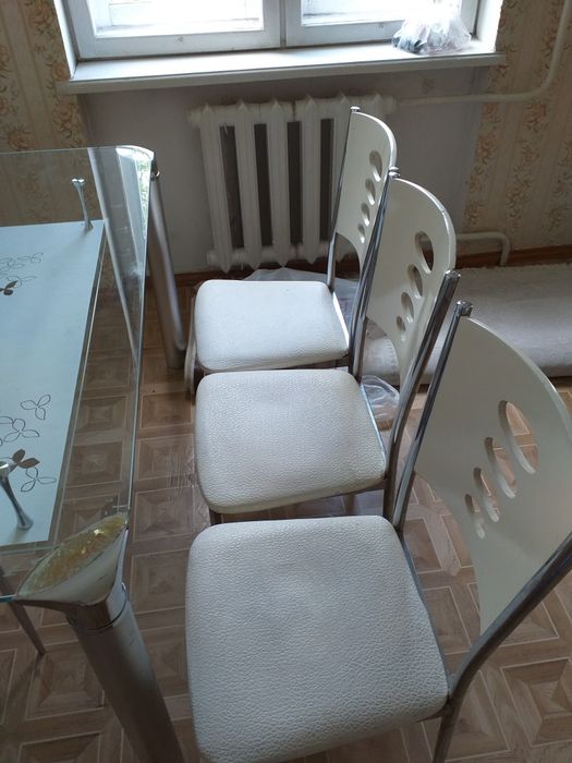 Продать стол со стульями