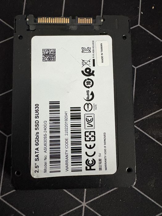 Ssd 250gb SANDISK/ADATA solid, stare functionare perfecta