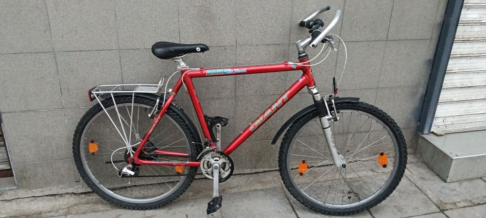 Продавам алуминиев велосипед Giant 26 цола,55 см
