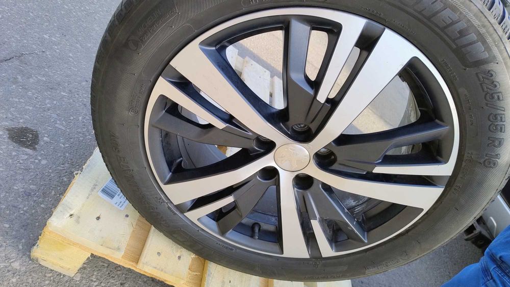 Джанти Peugeot и гуми 225/55 R18 всесезонни