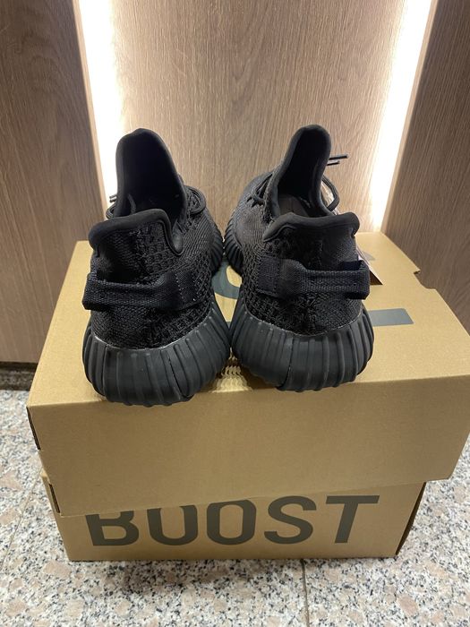 Yeezy Boost 350v2 Onyx Black 41