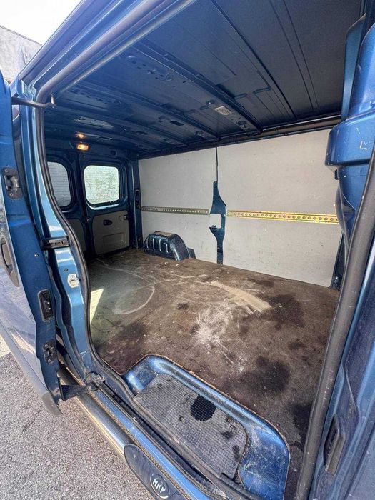 Renault Trafic 2.5 dCi НА ЧАСТИ