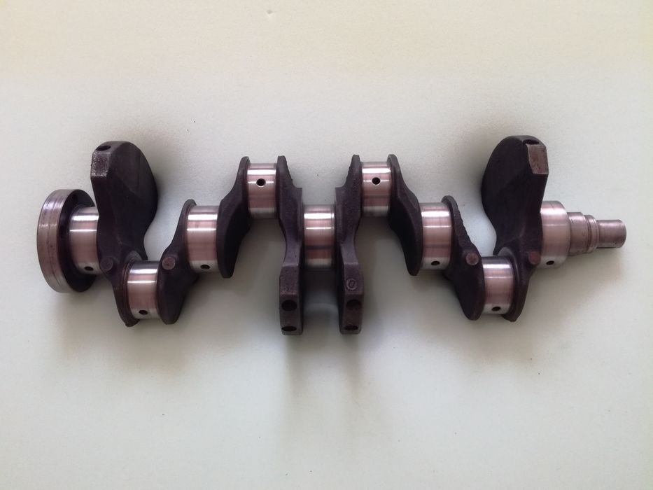 Коленвал Мазда 626 2,0л