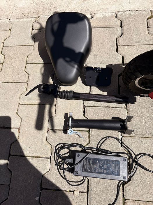 Trotineta Electrica KugooKirin M4 Pro-Aproape noua +Casca