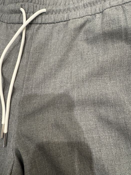 Брюки hm с лампасами