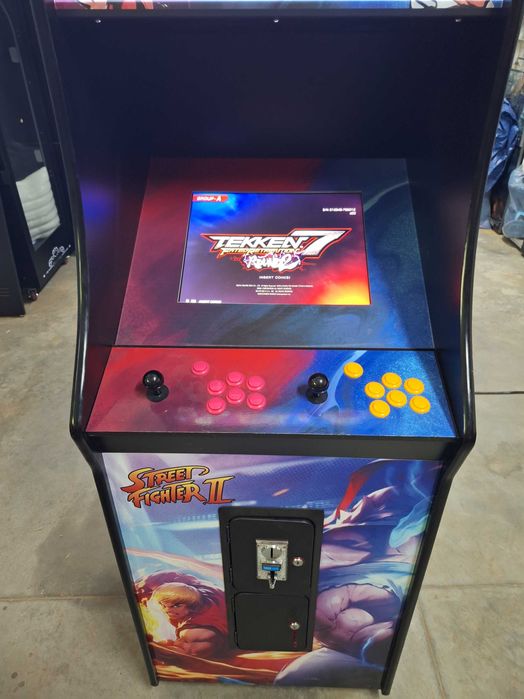 боксова круша игра аркада TEKKEN 7 или STREET FIGHTER V
