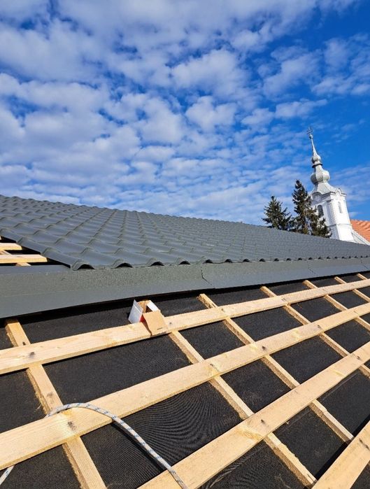 Montaj acoperis blocuri reparatii  dulgherie tigla metalica ceramica