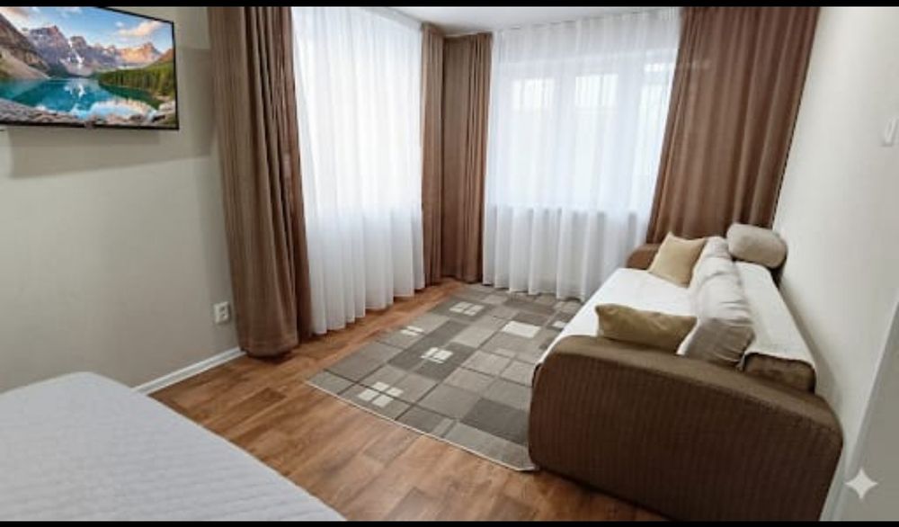 По часам , посуточно 1 комн кв