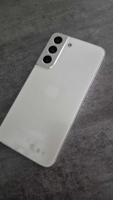Продам Samsung s22