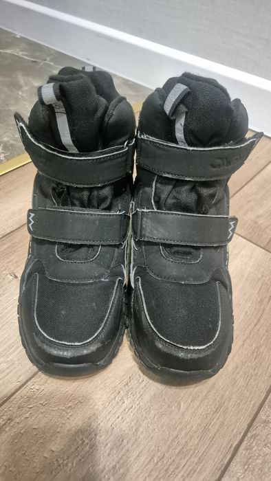 Продам зимние ботинки для мальчиков