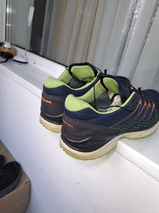 Vând pantofi sport Lowa nr 46,5 cu Gore-tex
