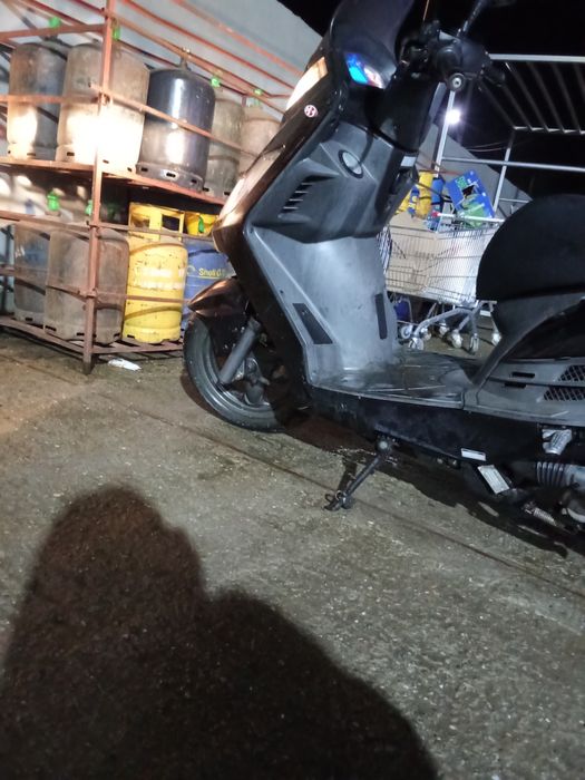 Vând kymco dink de 125cc