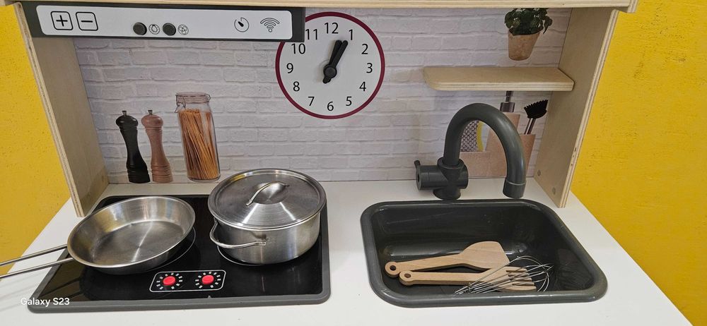 Детска дървена кухня