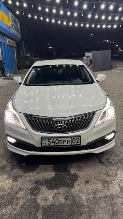 Hyundai Grandeur HG 300