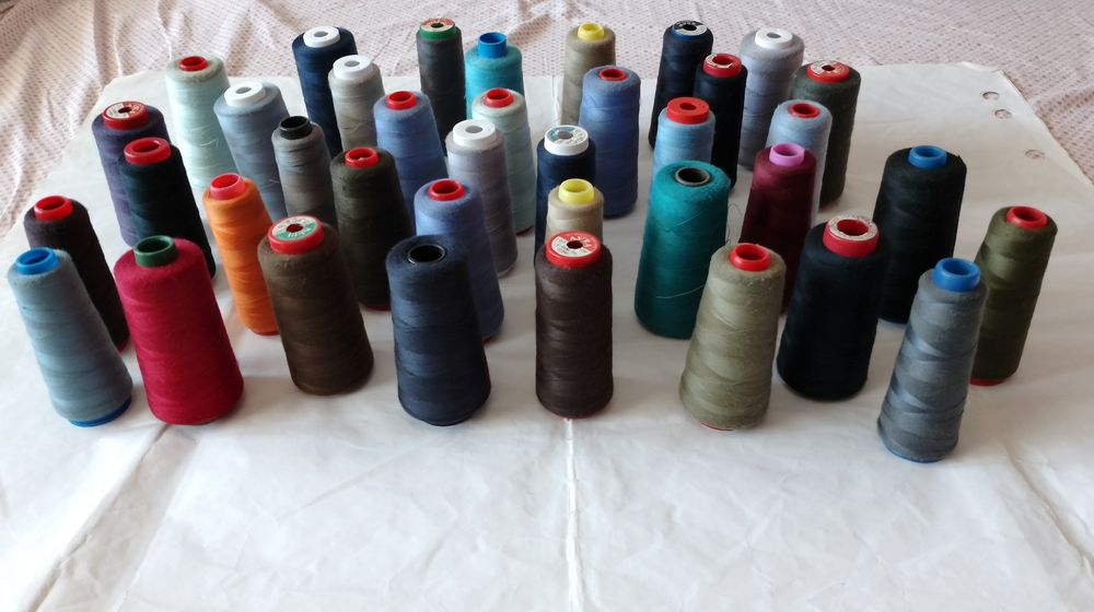 Lot de 38 bobine ață industrială croitorie