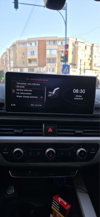 Display audi  in conditii bune