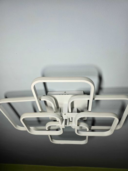 Лед лампа за спалния/дневна