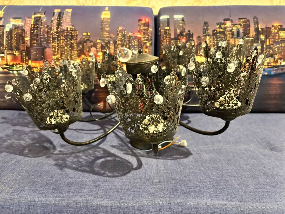 Продам люстру черная