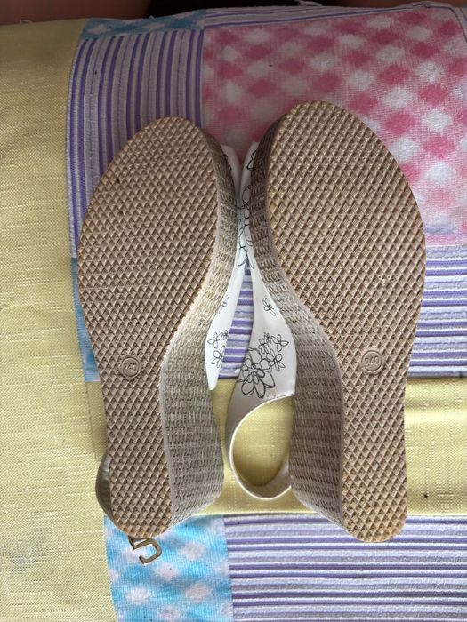 Босоножки летние