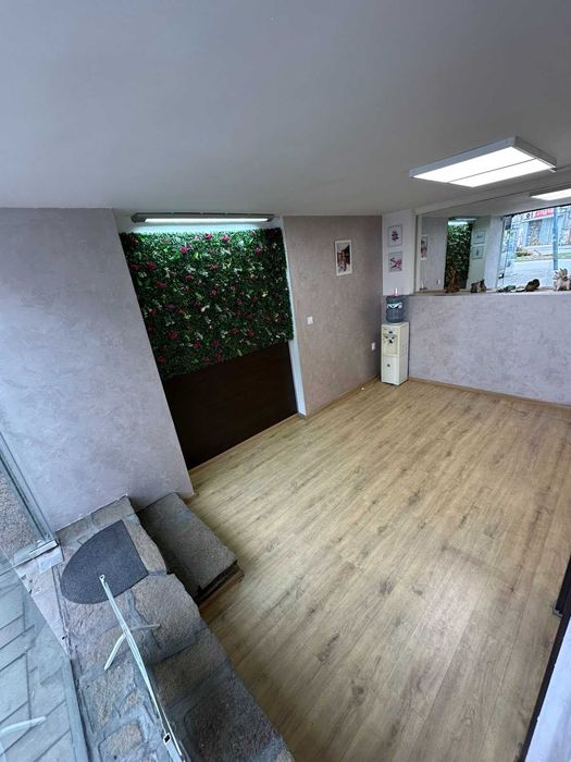 Дава се под наем Магазин в Пловдив, Център - 15 кв.м за 255 € - Снимка #1